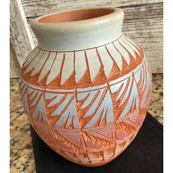 Navajo Art Pottery Vase Terracotta Etched Vintage 6” - Picture 2 of 9